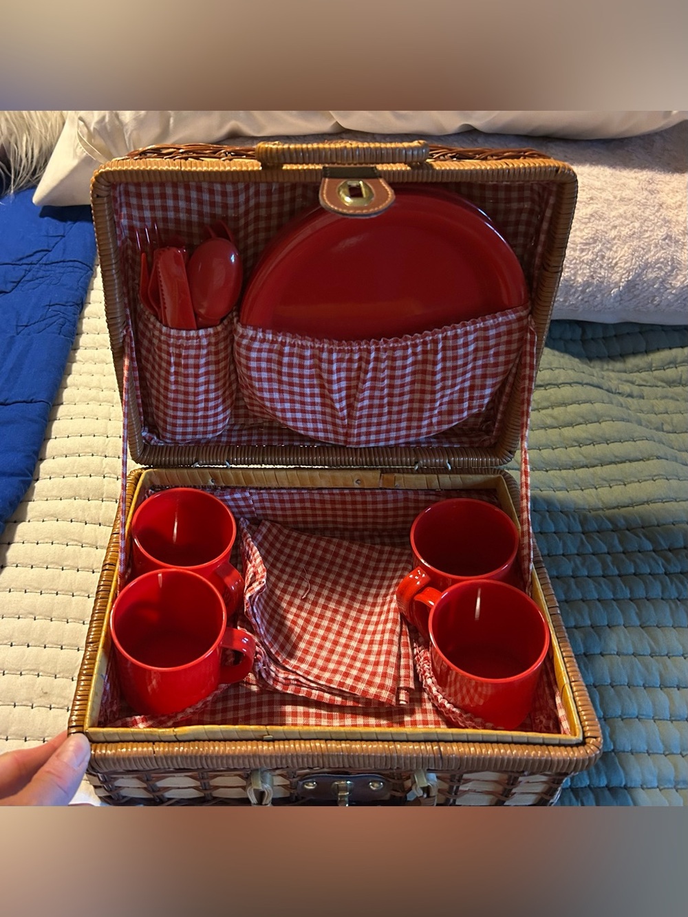 Vintage Elizabeth Arden picnic basket.